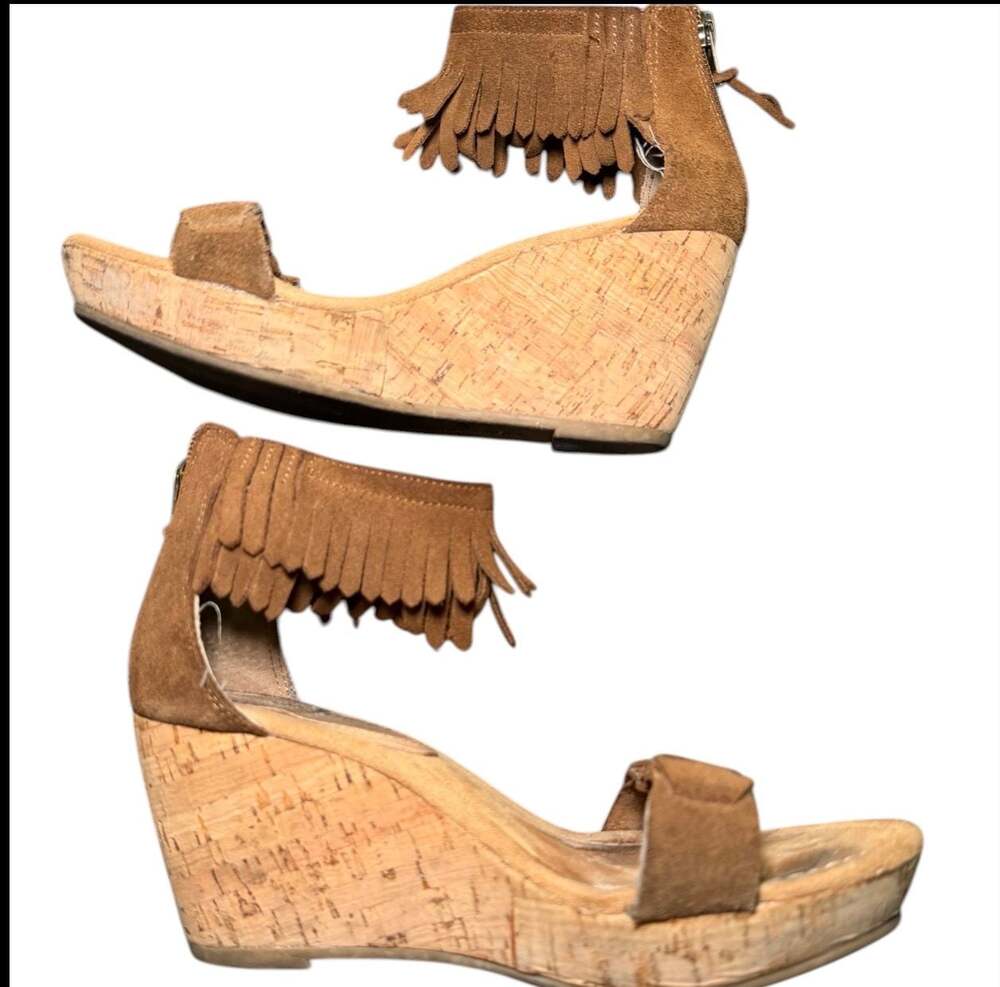 Minnetonka Brown Suede Fringe Wedge Sandals Size 6